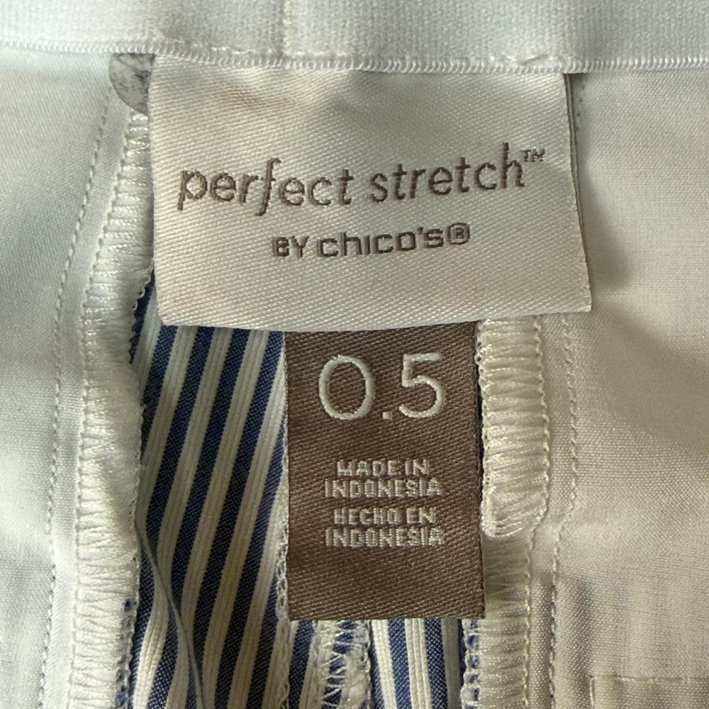 Chicos Pants .5 Womens 6 Blue White Pinstripe Perfect Stretch Wide Leg Cropped - Picture 5 of 14